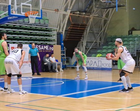 Академик се справи категорично с Берое