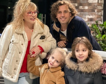 Арести заради паспортите на Алла Пугачова и Ксения Собчак