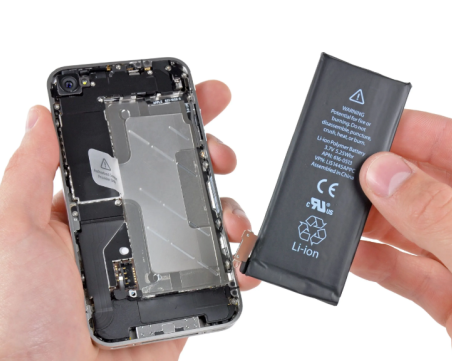 ЕС може да върне сменяемите батерии на смартфоните след решението за единно зарядно