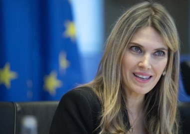 Бившата заместник председателка на Европейския парламент Ева Кайли остава в ареста