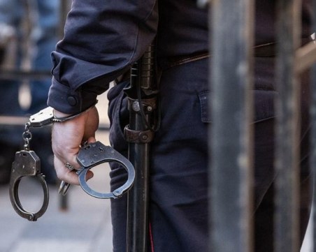 Арестуваха чиновничка задигнала 350 000 лв. служебни пари и избягала в чужбина