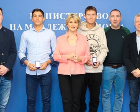 Весела Лечева награди пловдивски тенисисти за титлата на 