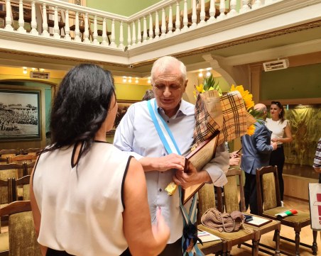 Журналистът Евгений Тодоров търси кръводарители в помощ на брат си