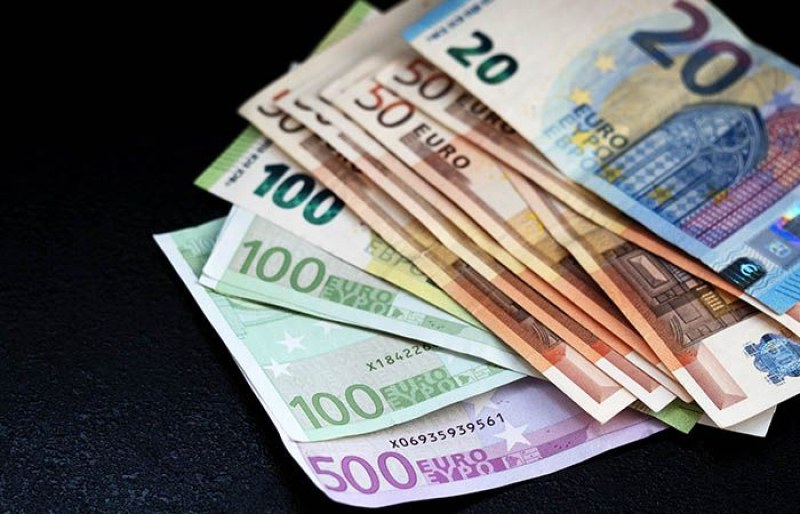Еврото се котира стабилно над 1,06 долара в междубанковата търговия