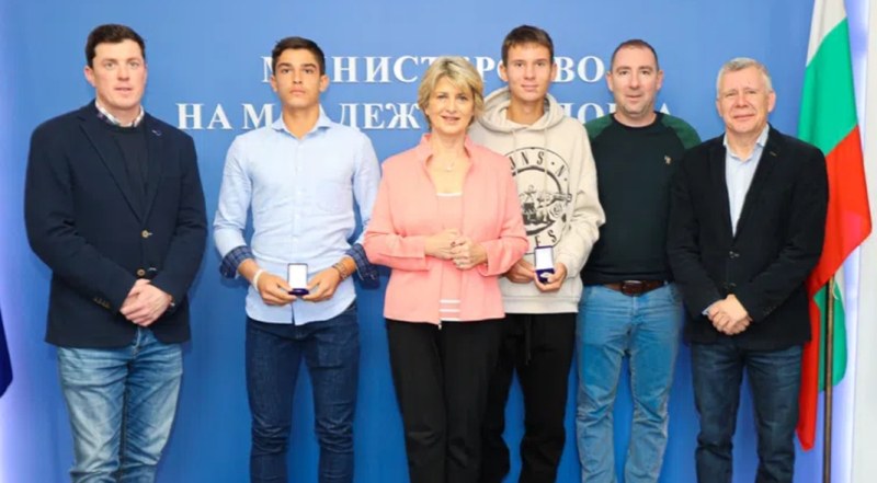 Весела Лечева награди пловдивски тенисисти за титлата на 