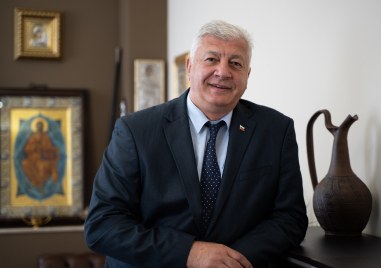 Кметът на Пловдив Здравко Димитров отправи поздрав към пловдивчани послучай