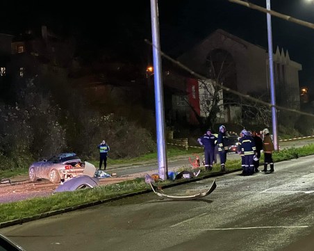 Дете и млад мъж загинаха при тежка катастрофа в Шумен, друг автомобил се разби в Русе