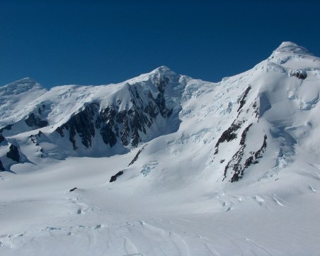 Кипърска експедиция ще изкачи най-високата планина в Антарктида
