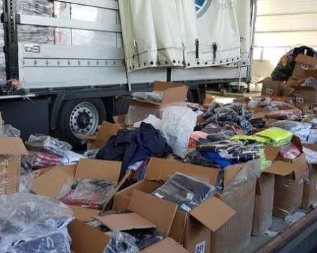 Митничари хванаха над 27 хиляди ментета в Пловдив, пътували за Белгия