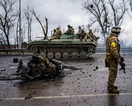 Няма да има президентско вето! Обнародван е указът за военната помощ за Украйна