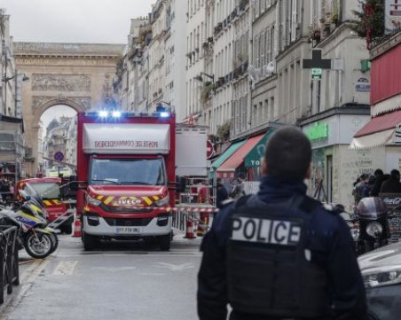 Протести в Париж след убийството на трима души от въоръжен мъж