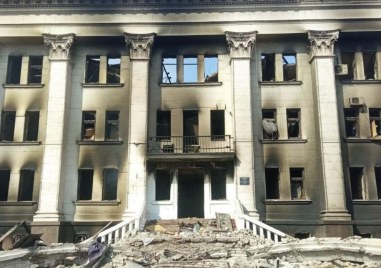 Руските власти в окупирания украински град Мариупол започнаха да разрушават по голямата част