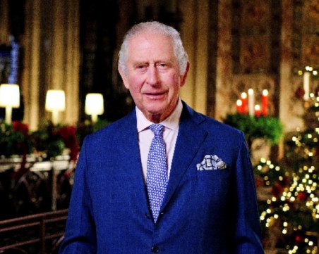 Чарлз III отдава почит на майка си Елизабет II в коледното си послание