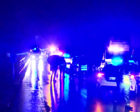 Трима загинали в Испания, след като автобус падна в река