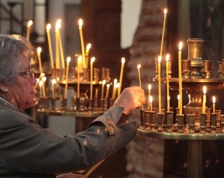 Вярващите или атеистите са повече в България