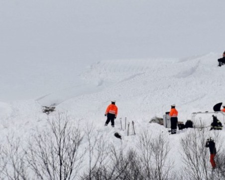 Коледно чудо! Спасиха 10 скиори след паднала лавина в Алпите