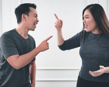 Как да запазите любовта си, ако постоянно се карате