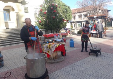 Кулинарен празник събра десетки жители и гости на Брезово на