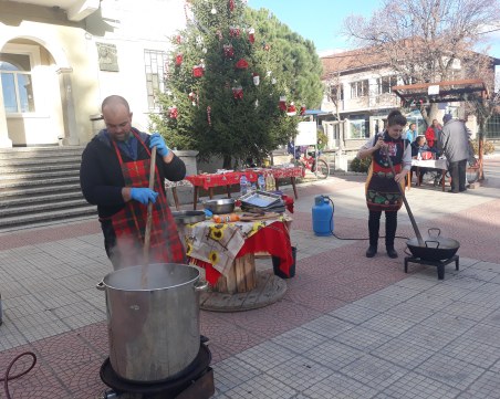 Аромат на кисело зеле със свинско се разнесе из Брезово! Кулинари издават тайната на вкусната брезовска тава