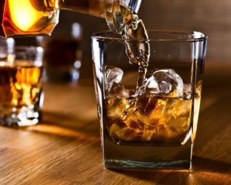 Какво ще се случи с организма ни, ако пием уиски всеки ден?