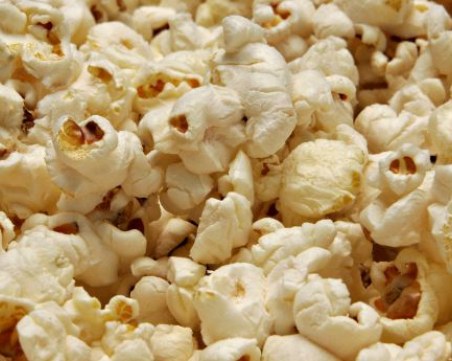 Вижте защо в киното се предлагат пуканки