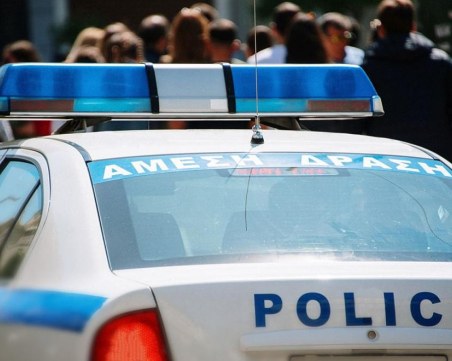 Задържаха 17-годишен българин за изнасилване на непълнолетно момче в Атина
