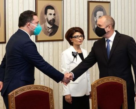 Колко мандата са връчили българските президенти досега?