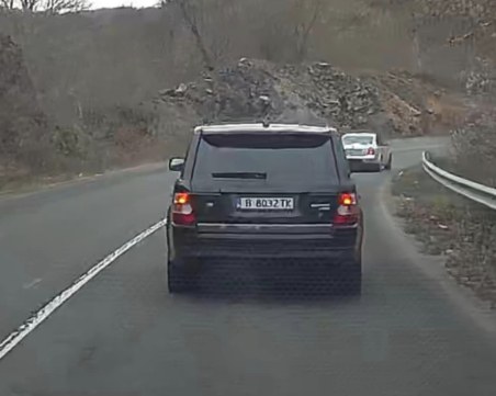 Майка изхвърли памперс през прозореца на колата си