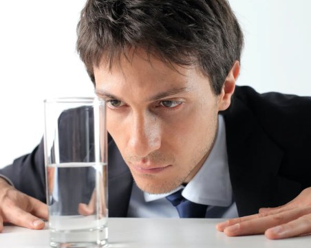 Половината българи са песимисти за бъдещето, само 20% очакват по-добра година