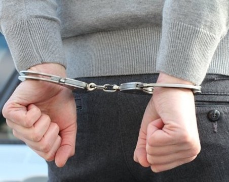 Задържаха постоянно в ареста мъж, заклал приятел в монтанско село