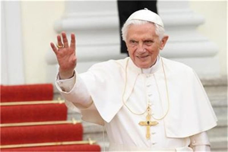 Ватикана: Състоянието на папа Бенедикт е сериозно, но стабилно