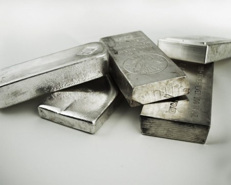 Платината през 2023 г.: По-висока цена, по-голямо търсене