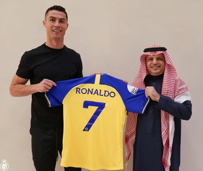Роналдо подписа с Ал-Насър, взима по 200 млн. евро на година