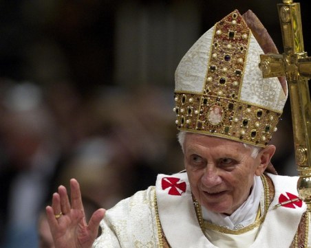 Почина бившият папа Бенедикт XVI