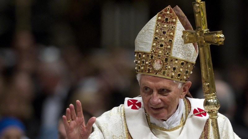 На 95-годишна възраст почина бившият папа Бенедикт XVI, предадоха Ройтерс