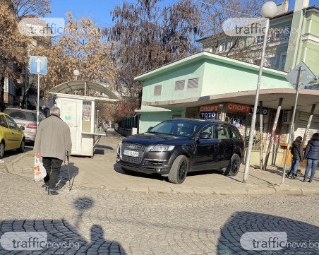 Нагло и цинично! Шофьор спря на тротоара в Кючука – псува мъж с инвалидна количка след забележка