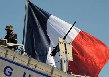 Френските военноморски сили конфискуваха близо половин тон хероин и 3