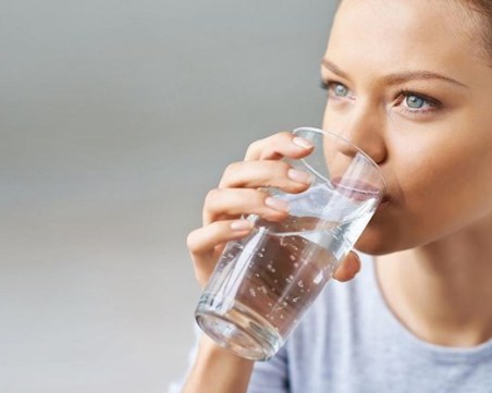 10 начина да започнем да пием повече вода