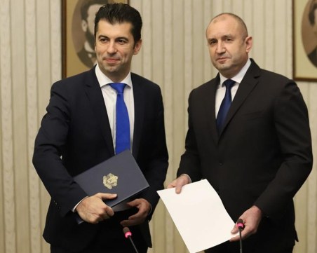 Радев връчва втория мандат