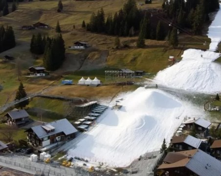 Високите температури и липсата на сняг заплашва зимния сезон на Алпите
