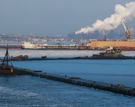 Пристанището на Мариупол се превръща в руска военна база