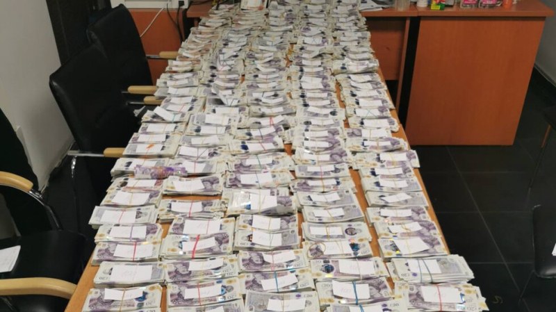 Хванаха недекларирана валута за повече от 2 млн. лв. на МП