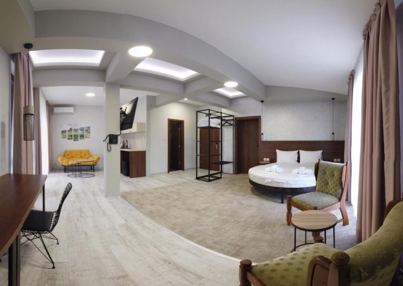 Съдът в Пловдив поряза собственика на хотел 