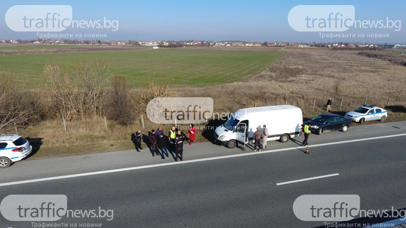 Жандармерист превозвал 30 мигранти с бус, арестуваха го край Пловдив