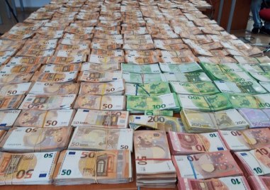 Над 41 милиона лева недекларирана валута са хванали Митниците през