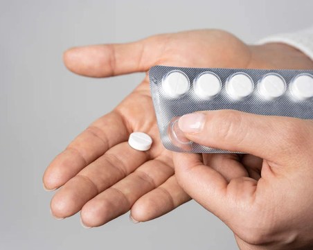 Франция забранява онлайн продажбата на парацетамол