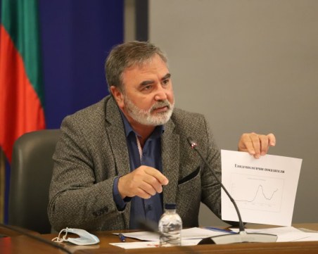 Кунчев: Пандемичният щам се развива, независимо от температурите