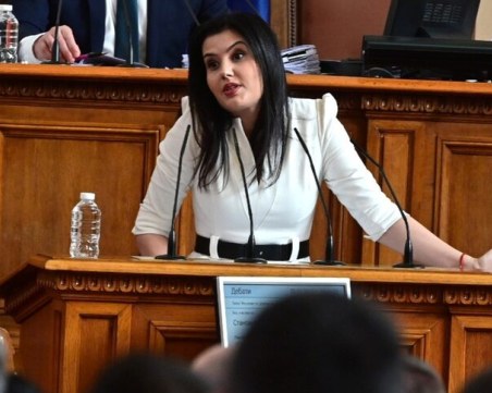 Отново искри в парламента заради меморандума с 