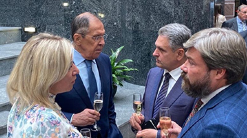 Четирима проруски лобисти от САЩ в защита на банкера Цветан Василев