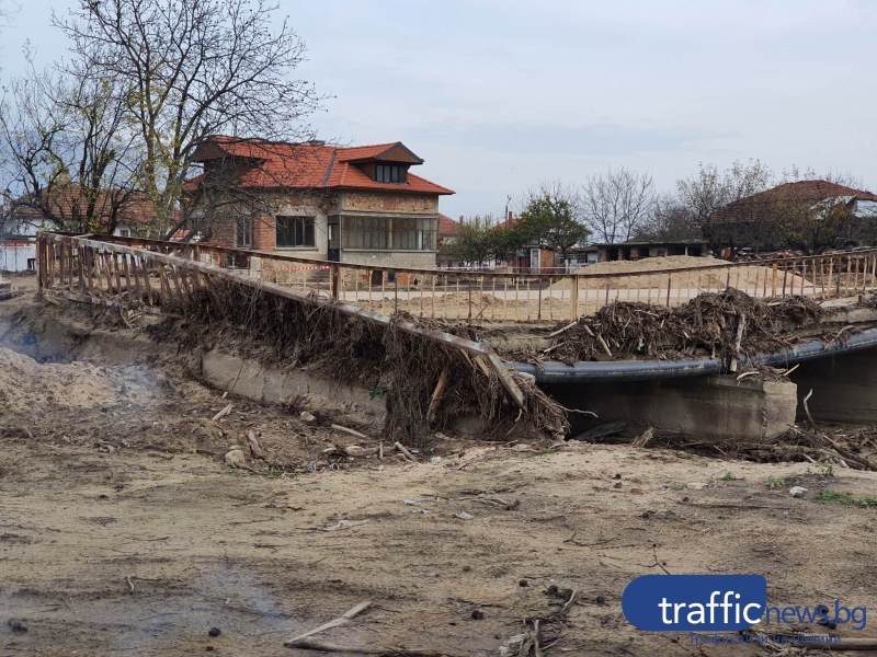 Каравелово влезе в 2023г. с надежда, гледката в селото - все още апокалиптична